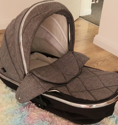 Venicci carry cot - venicci,